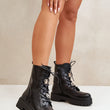 Laden Sie das Bild in den Galerie-Viewer, Boot Model 199825 Step in style