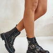 Laden Sie das Bild in den Galerie-Viewer, Boot Model 200255 Step in style