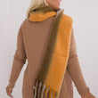 Laden Sie das Bild in den Galerie-Viewer, Schal Model 200283 AT