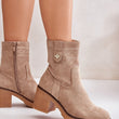 Laden Sie das Bild in den Galerie-Viewer, Stiefeletten mit Absatz Model 201540 Step in style