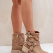 Laden Sie das Bild in den Galerie-Viewer, Stiefeletten Model 203870 Step in style