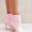 Laden Sie das Bild in den Galerie-Viewer, Stiefeletten mit Absatz Model 204685 Step in style