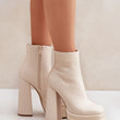 Laden Sie das Bild in den Galerie-Viewer, Stiefeletten mit Absatz Model 204690 Step in style