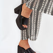 Laden Sie das Bild in den Galerie-Viewer, Pantoletten model 209945 Step in style