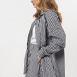 Laden Sie das Bild in den Galerie-Viewer, Shorts model 212202 awama