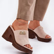 Laden Sie das Bild in den Galerie-Viewer, Pantoletten model 213038 Step in style
