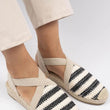 Laden Sie das Bild in den Galerie-Viewer, Sandalen model 213135 Inello
