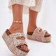 Laden Sie das Bild in den Galerie-Viewer, Pantoletten model 213948 Step in style