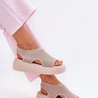 Laden Sie das Bild in den Galerie-Viewer, Keilabsatz Sandalen model 214987 Step in style