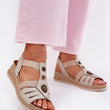 Laden Sie das Bild in den Galerie-Viewer, Keilabsatz Sandalen model 215013 Step in style