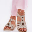 Laden Sie das Bild in den Galerie-Viewer, Keilabsatz Sandalen model 215013 Step in style