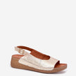 Laden Sie das Bild in den Galerie-Viewer, Keilabsatz Sandalen model 215019 Step in style