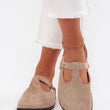 Laden Sie das Bild in den Galerie-Viewer, Pantoletten model 215655 Step in style