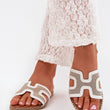 Laden Sie das Bild in den Galerie-Viewer, Pantoletten model 215663 Step in style