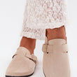 Laden Sie das Bild in den Galerie-Viewer, Pantoletten model 215726 Step in style