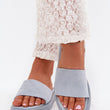 Laden Sie das Bild in den Galerie-Viewer, Pantoletten model 215736 Step in style