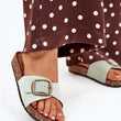 Laden Sie das Bild in den Galerie-Viewer, Pantoletten model 216076 Step in style