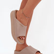Laden Sie das Bild in den Galerie-Viewer, Pantoletten model 216429 Step in style