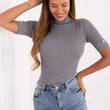 Laden Sie das Bild in den Galerie-Viewer, Kurzarm Pullover model 217316 Factory Price