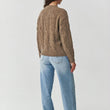 Laden Sie das Bild in den Galerie-Viewer, Pullover model 217356 Makadamia