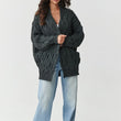Laden Sie das Bild in den Galerie-Viewer, Cardigan model 217406 Makadamia