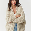 Laden Sie das Bild in den Galerie-Viewer, Cardigan model 217409 Makadamia