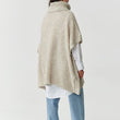 Laden Sie das Bild in den Galerie-Viewer, Rollkragenpullover model 217656 Makadamia