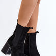 Laden Sie das Bild in den Galerie-Viewer, Stiefeletten mit Absatz Model 191050 Step in style