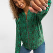 Laden Sie das Bild in den Galerie-Viewer, Sweater Model 168872 Rue Paris | Textil Großhandel ATA-Mode
