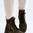 Laden Sie das Bild in den Galerie-Viewer, Stiefeletten Model 174148 Step in style | Textil Großhandel ATA-Mode