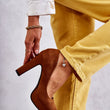 Laden Sie das Bild in den Galerie-Viewer, Pumps mit Absatz Model 175298 Step in style | Textil Großhandel ATA-Mode