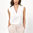 Laden Sie das Bild in den Galerie-Viewer, Bluse Model 178011 Nife | Textil Großhandel ATA-Mode