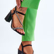 Laden Sie das Bild in den Galerie-Viewer, Sandalen mit Absatz Model 179141 Step in style | Textil Großhandel ATA-Mode
