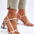 Laden Sie das Bild in den Galerie-Viewer, Sandalen mit Absatz Model 179863 Step in style | Textil Großhandel ATA-Mode