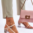 Laden Sie das Bild in den Galerie-Viewer, Sandalen mit Absatz Model 179863 Step in style | Textil Großhandel ATA-Mode