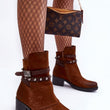 Laden Sie das Bild in den Galerie-Viewer, Stiefeletten mit Absatz Model 185640 Step in style | Textil Großhandel ATA-Mode