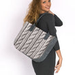 Laden Sie das Bild in den Galerie-Viewer, Shopper Filztasche LADY XL »Zopf« TL08
