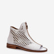 Laden Sie das Bild in den Galerie-Viewer, Sandalen Model 196666 Step in style
