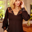 Laden Sie das Bild in den Galerie-Viewer,  Bluse model 214183 Mirale 
