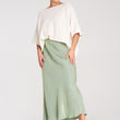 Laden Sie das Bild in den Galerie-Viewer,  Fledermaus Pullover model 217076 Figl 
