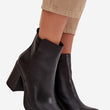 Laden Sie das Bild in den Galerie-Viewer,  Stiefeletten mit Absatz model 220709 Step in style 
