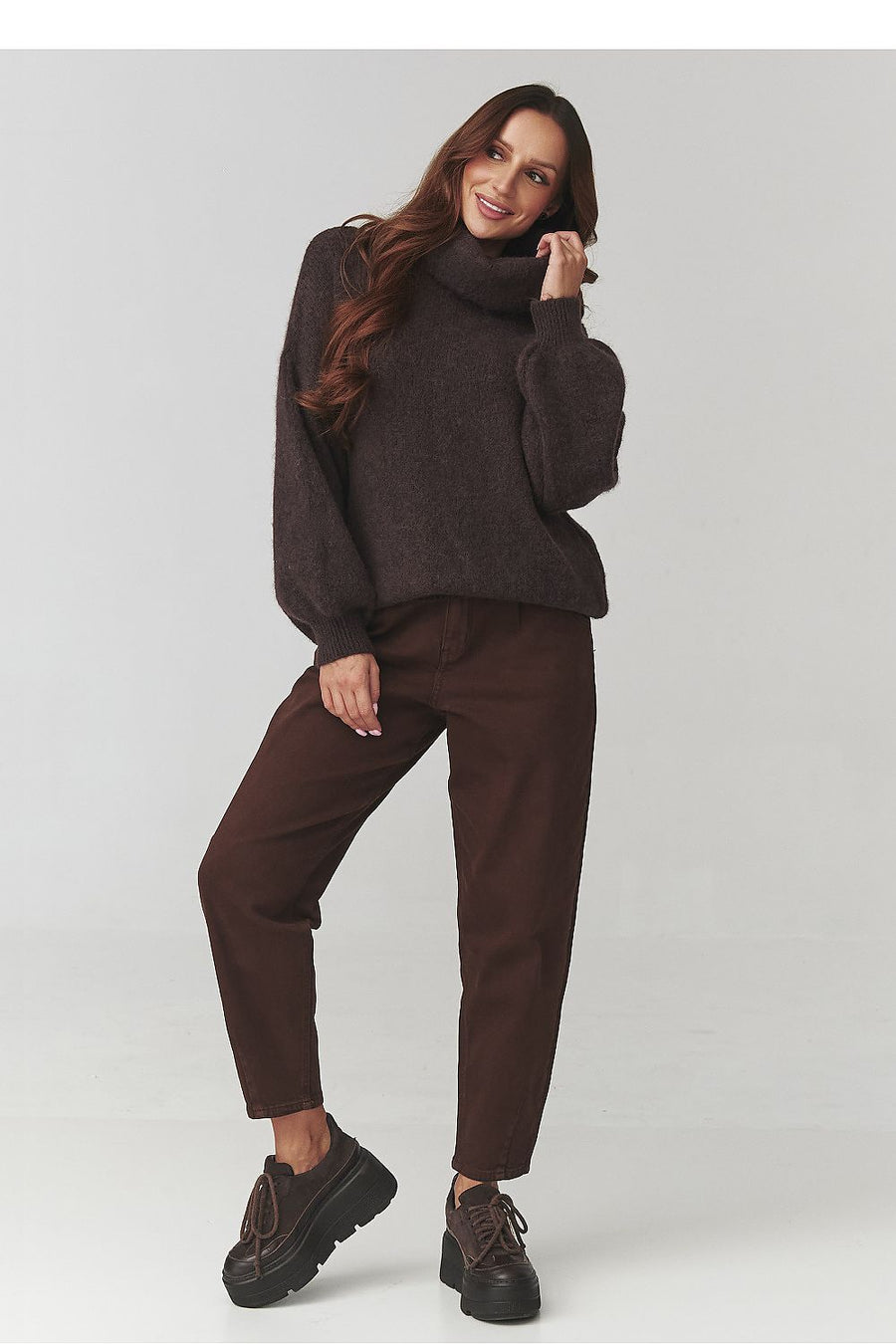  Rollkragenpullover model 220794 Makadamia 