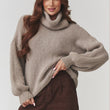 Laden Sie das Bild in den Galerie-Viewer,  Rollkragenpullover model 220795 Makadamia 
