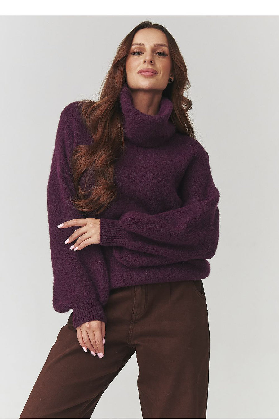  Rollkragenpullover model 220797 Makadamia 