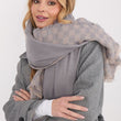 Laden Sie das Bild in den Galerie-Viewer,  Schal model 222305 AT 
