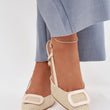 Laden Sie das Bild in den Galerie-Viewer,  Sandalen mit Absatz model 225207 Step in style 
