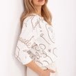 Laden Sie das Bild in den Galerie-Viewer,  Bluse model 227653 Rue Paris 
