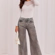 Laden Sie das Bild in den Galerie-Viewer,  Jeans model 230162 Italy Moda 
