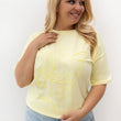 Laden Sie das Bild in den Galerie-Viewer,  Plus-Size T-shirt model 230452 Relevance 
