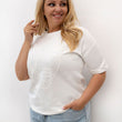 Laden Sie das Bild in den Galerie-Viewer,  Plus-Size T-shirt model 230455 Relevance 
